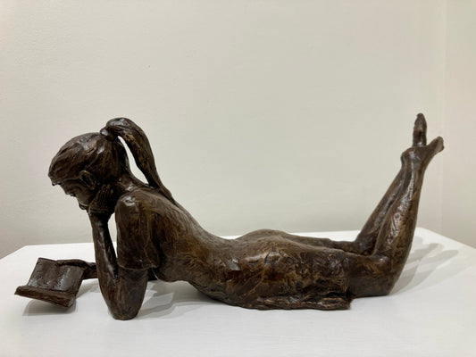 Reading Girl with a ponytail - bronze