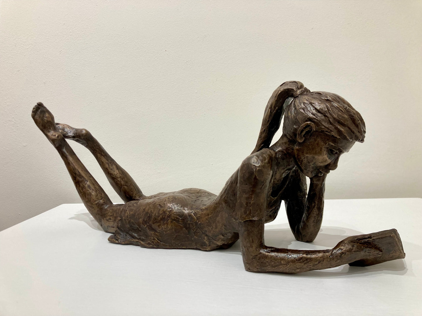 Reading Girl with a ponytail - bronze